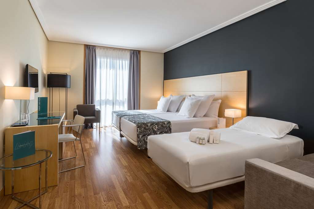 Occidental Murcia Siete Cor... Hotel Room photo